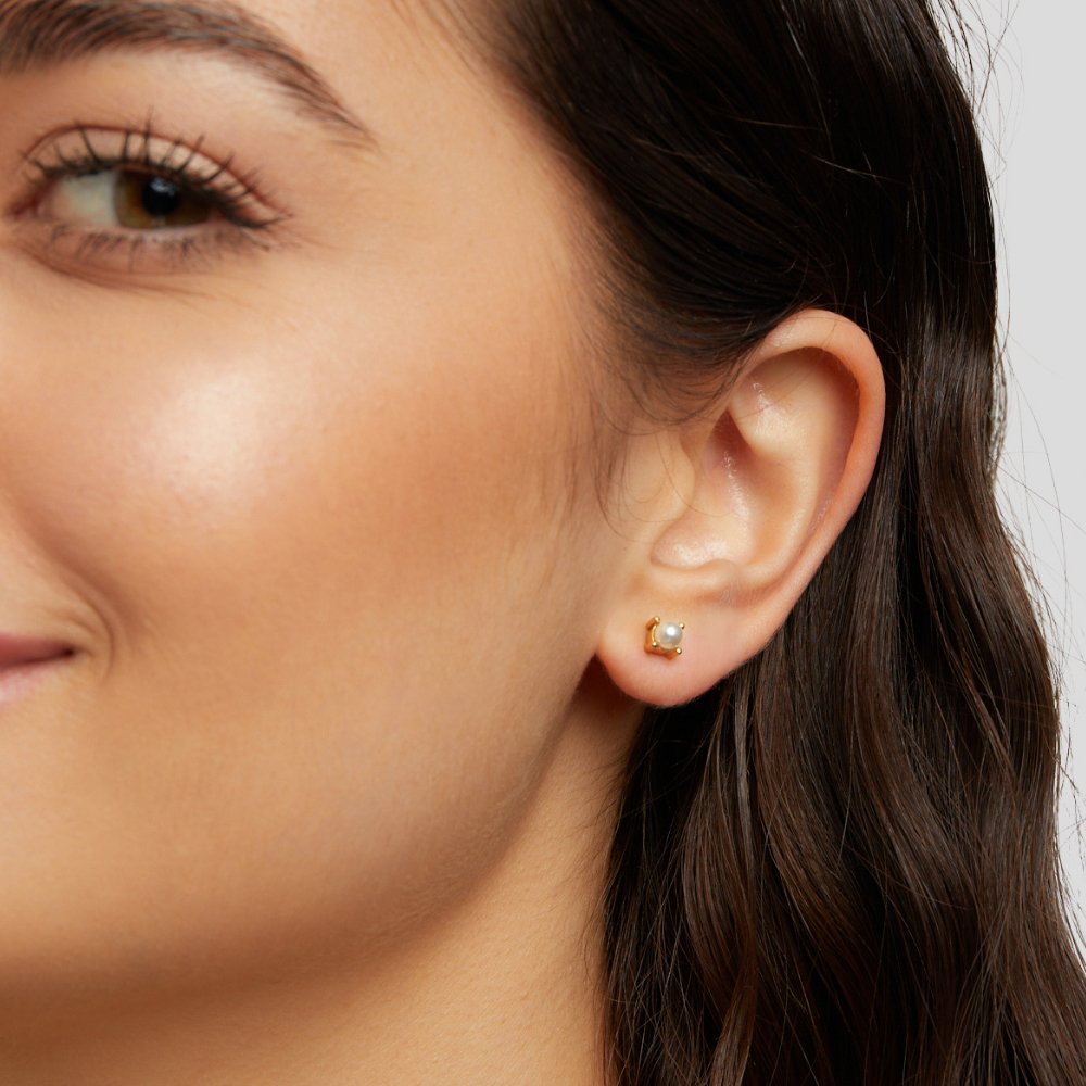 Sofia Pearl Stud Earrings - Beautiful Earth Boutique