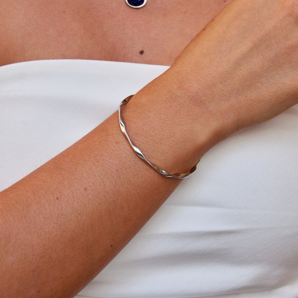 Twisted Imari Silver Bangle - Beautiful Earth Boutique